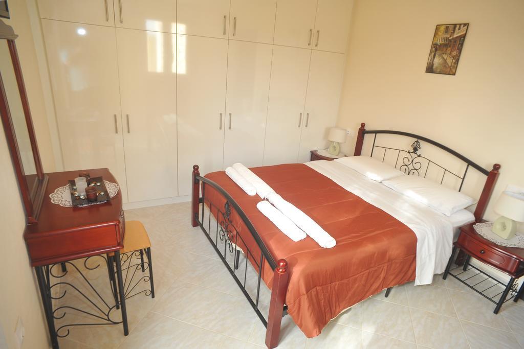 Villa Poulades Gouviá Rom bilde