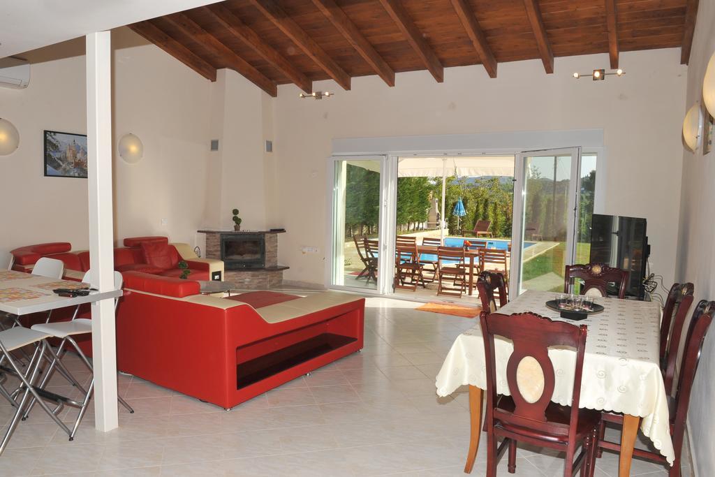 Villa Poulades Gouviá Rom bilde